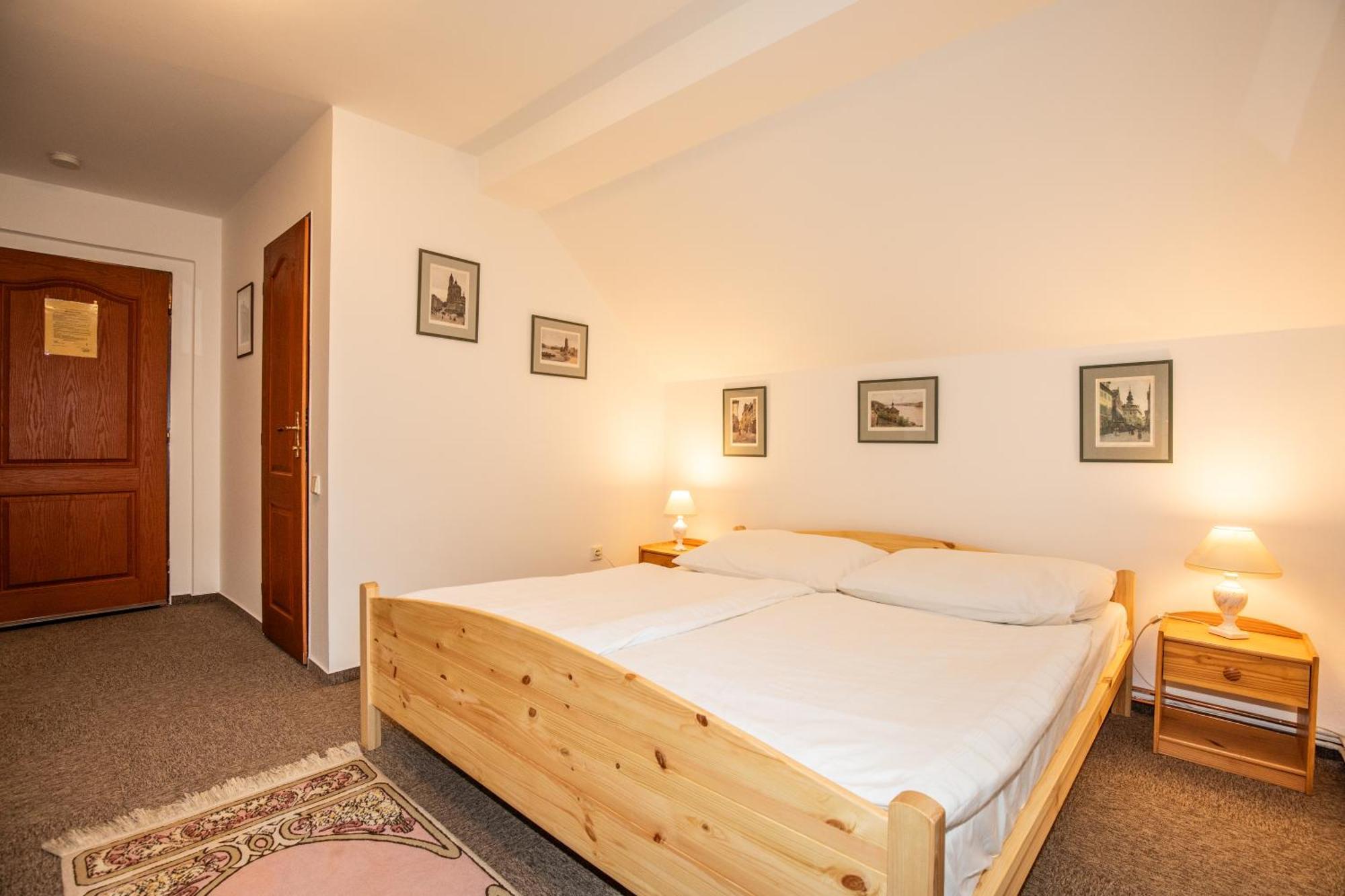 Křivoklát Resort U Jelena חדר תמונה