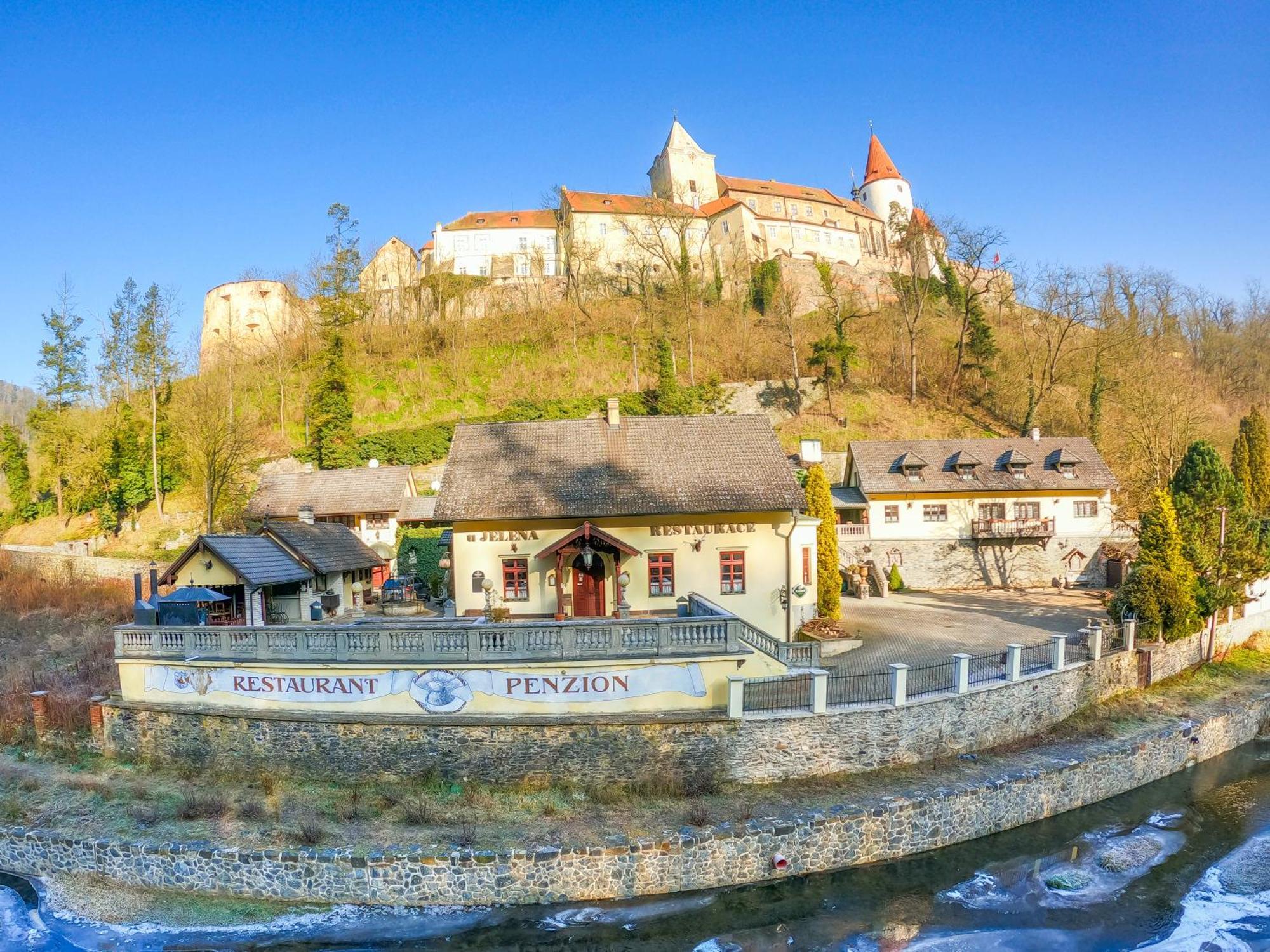 Křivoklát Resort U Jelena מראה חיצוני תמונה