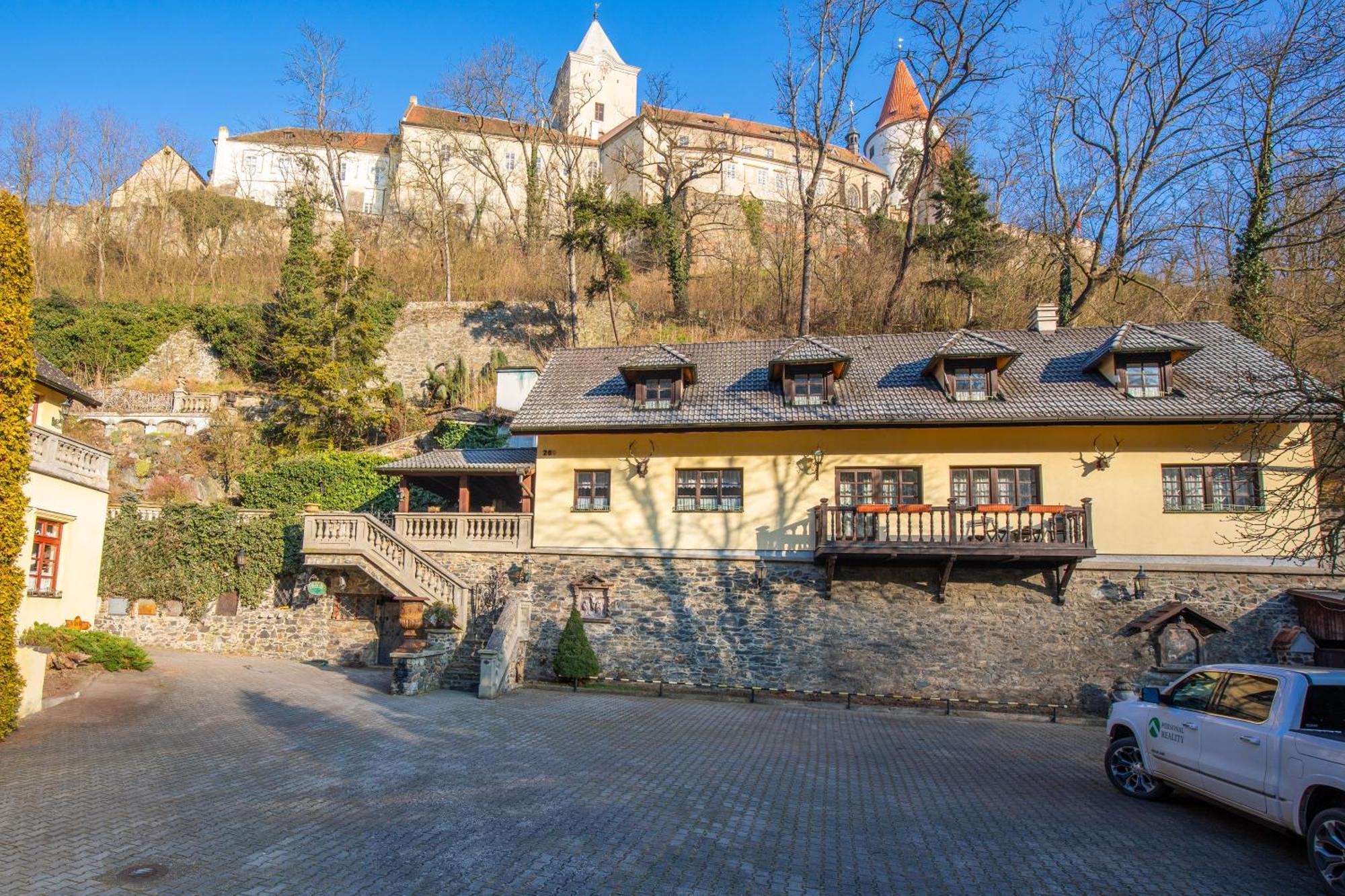 Křivoklát Resort U Jelena מראה חיצוני תמונה