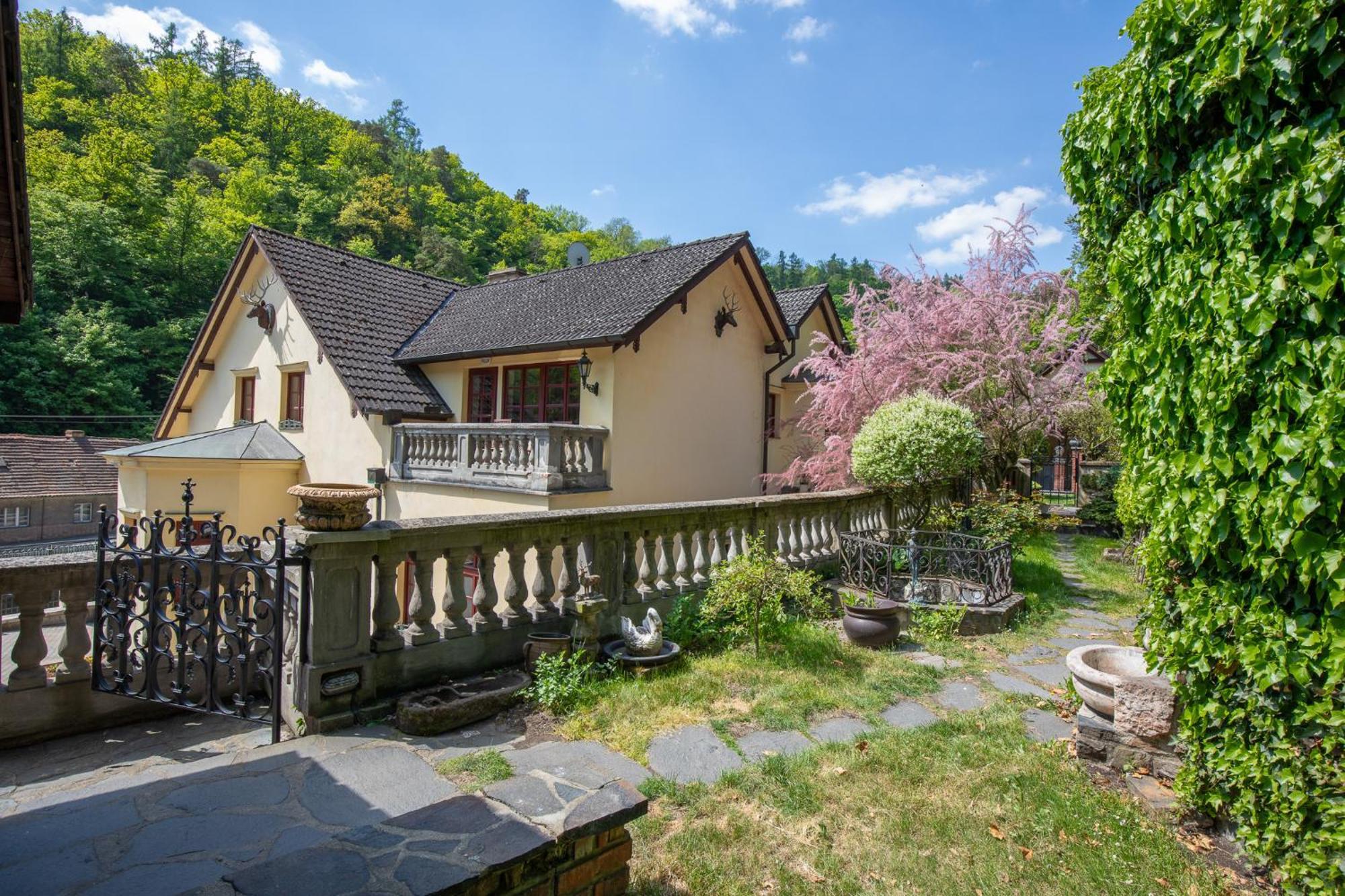 Křivoklát Resort U Jelena מראה חיצוני תמונה