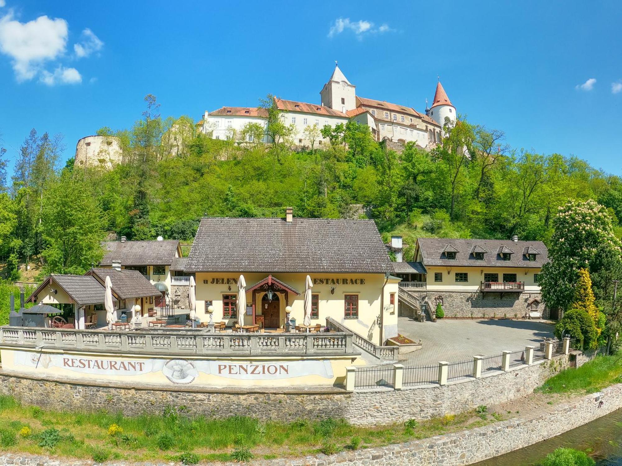 Křivoklát Resort U Jelena מראה חיצוני תמונה